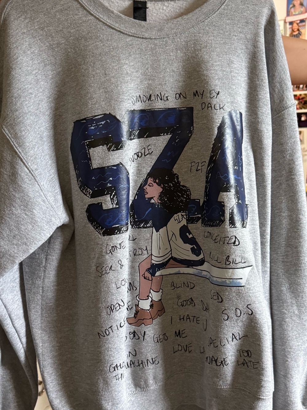 SZA Grey Crewneck Sweatshirt with Navy Graphic 524